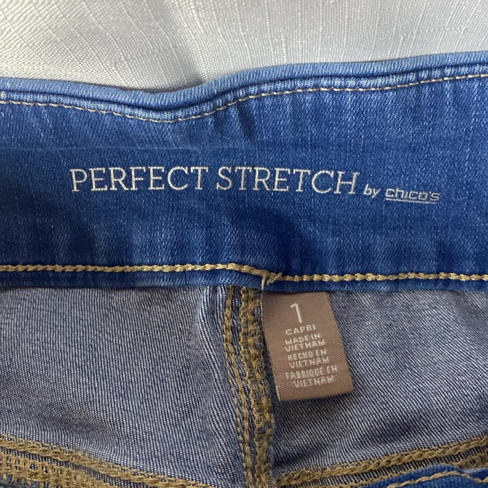 Perfect Stretch by Chico’s Denim Capri Jeans Sz 1 - Picture 4 of 5